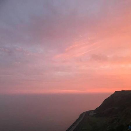 Denelea - Stunning Sea Views! Scarborough Exteriör bild